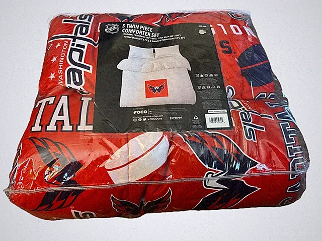 BRAND NEW Officially Licensed Washinton Capitals NHL 5 piece TWIN bed in bag set