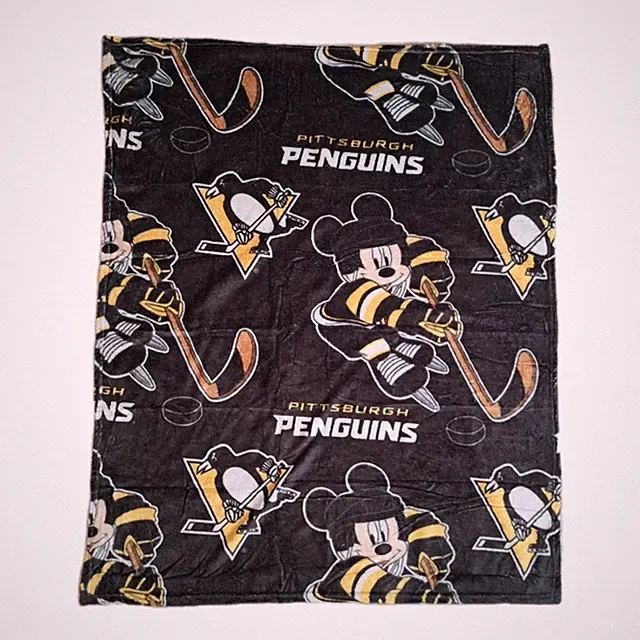 Disney NHL Throw Blanket 50x40 Pittsburgh Pengiuns MICKEY MOUSE NEW