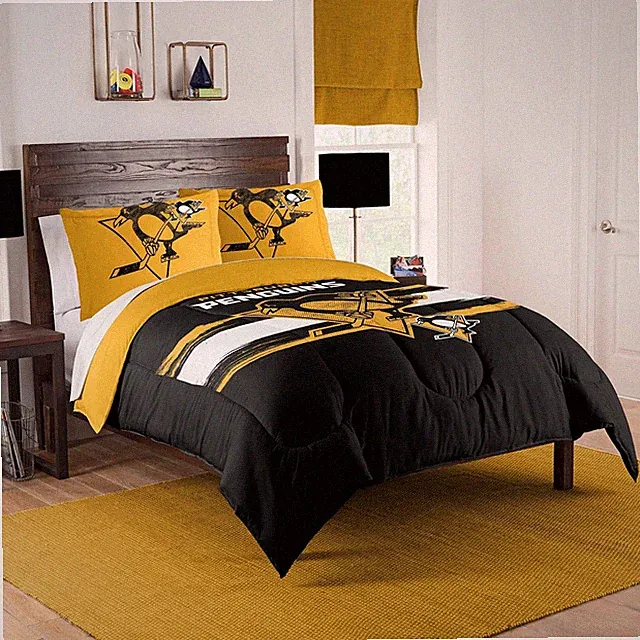 Northwest NHL Pittsburgh Penguins Comforter & Sham Set Full/Queen