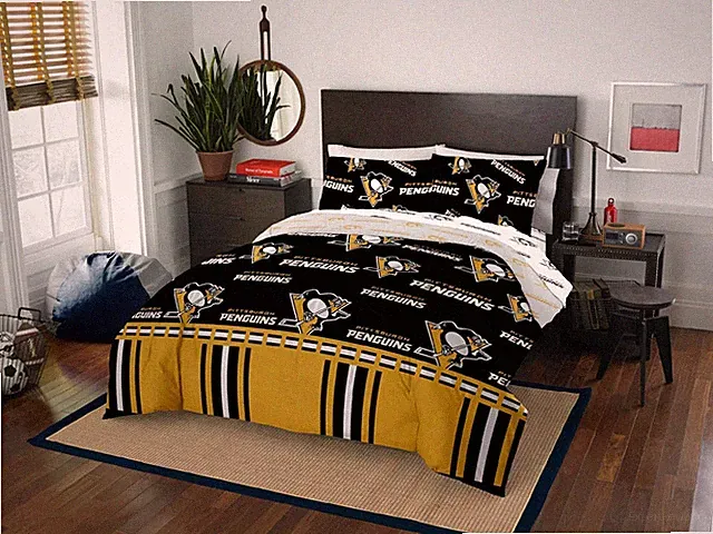 Northwest NHL Pittsburgh Penguins Unisex-Adult Bed in a Bag Set Queen Rotary